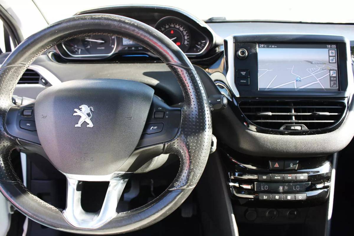 peugeot-208-2012-diesel-1560cc