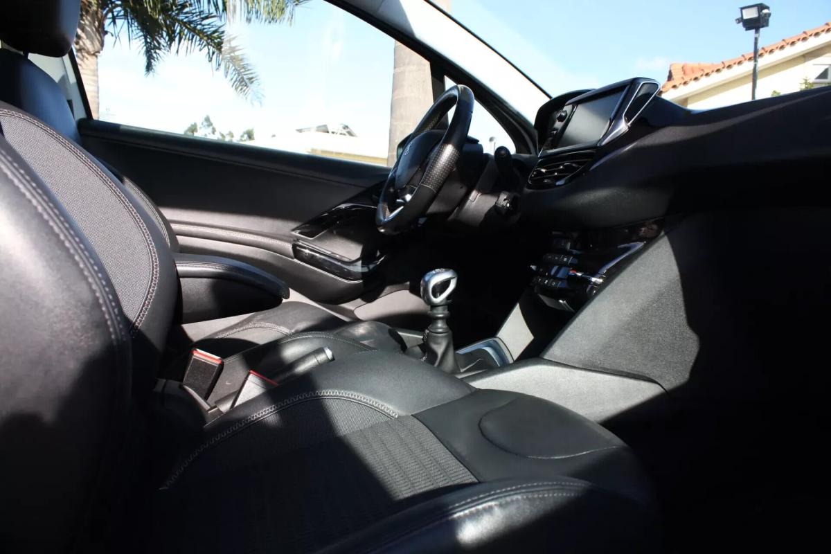 peugeot-208-2012-diesel-1560cc