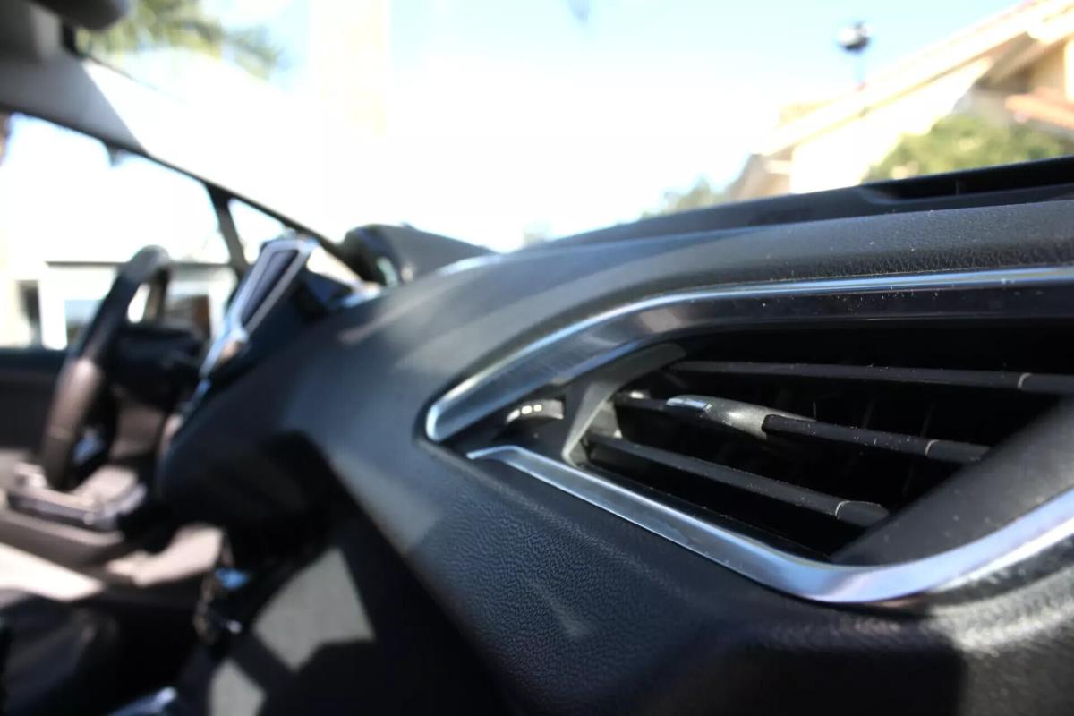 peugeot-208-2012-diesel-1560cc