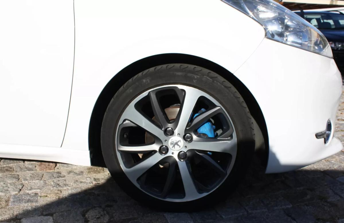 peugeot-208-2012-diesel-1560cc