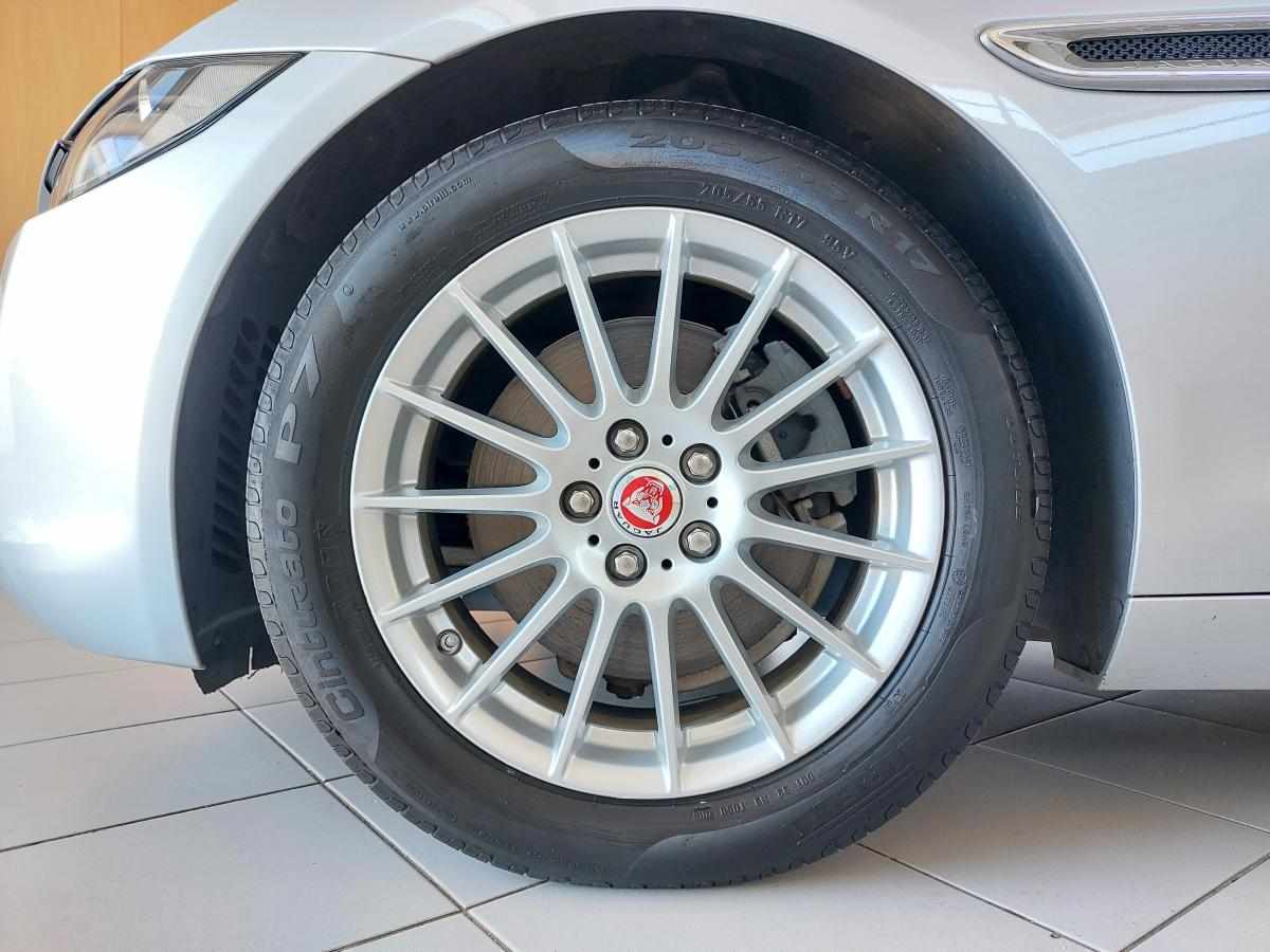 jaguar-xe-e-performance-2-0-2015-diesel-1999cc