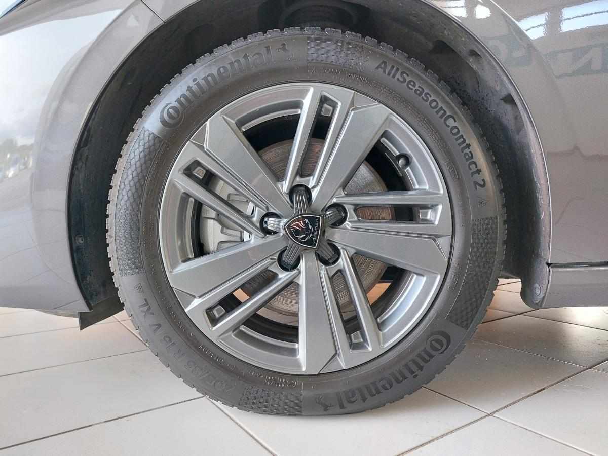 peugeot-308-1-2-puretech-2022-gasolina-1199cc