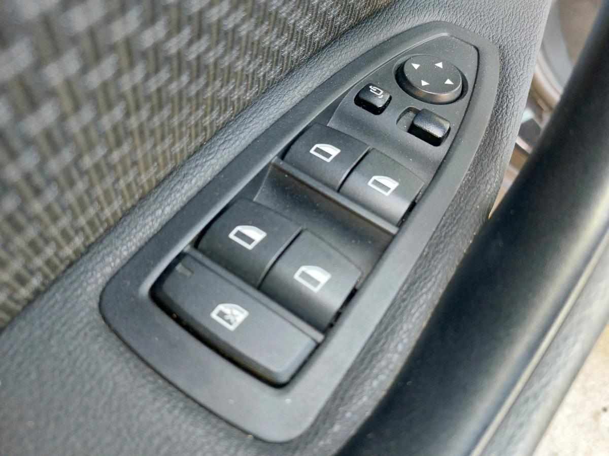 bmw-x1-sdrive16d-2017-diesel-1496cc