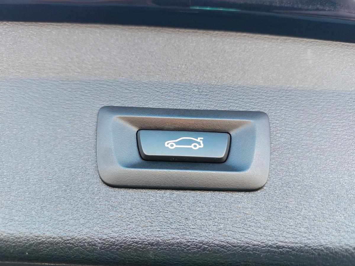 bmw-x1-sdrive16d-2017-diesel-1496cc