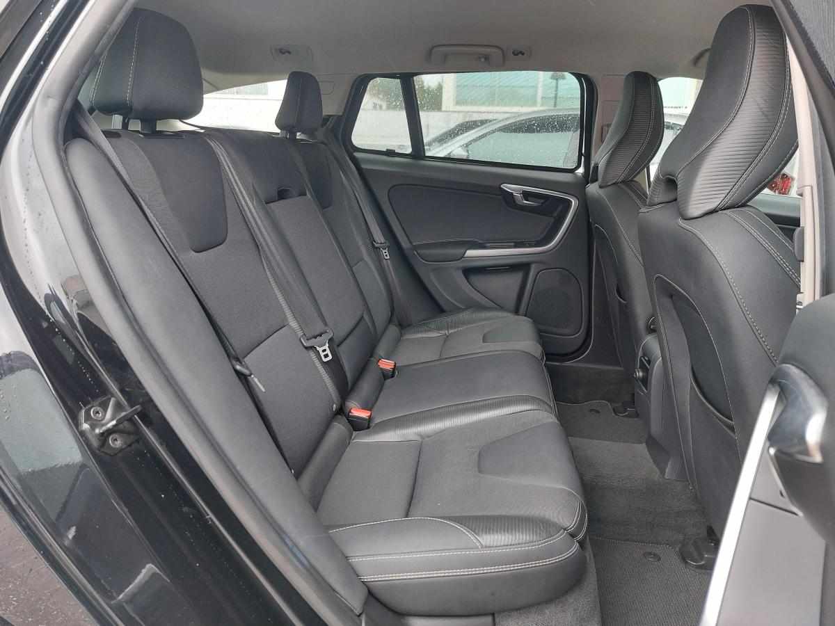 volvo-v60-d2-2011-diesel-1560cc