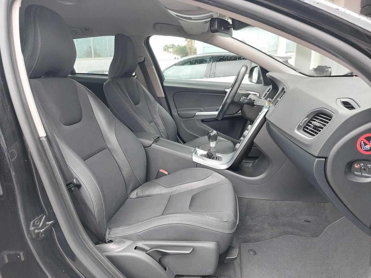volvo-v60-d2-2011-diesel-1560cc