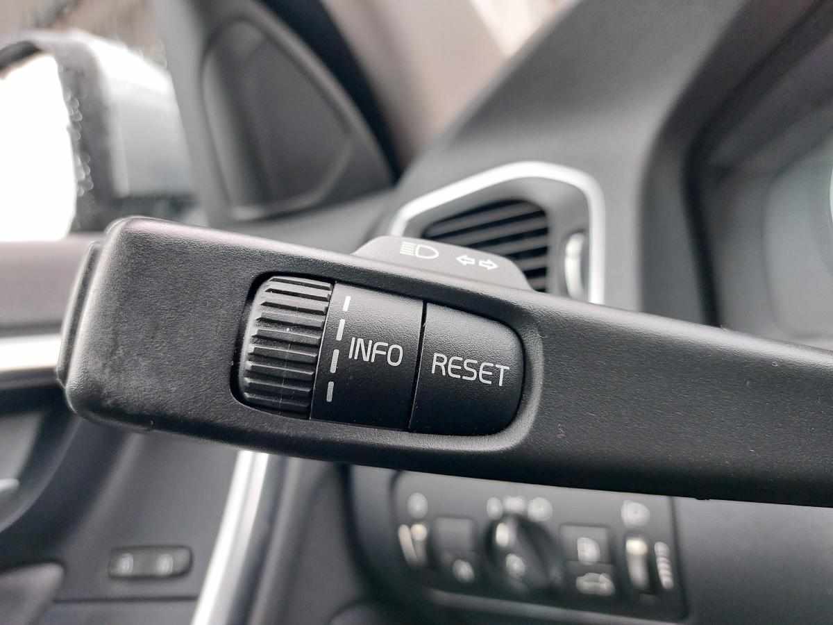 volvo-v60-d2-2011-diesel-1560cc