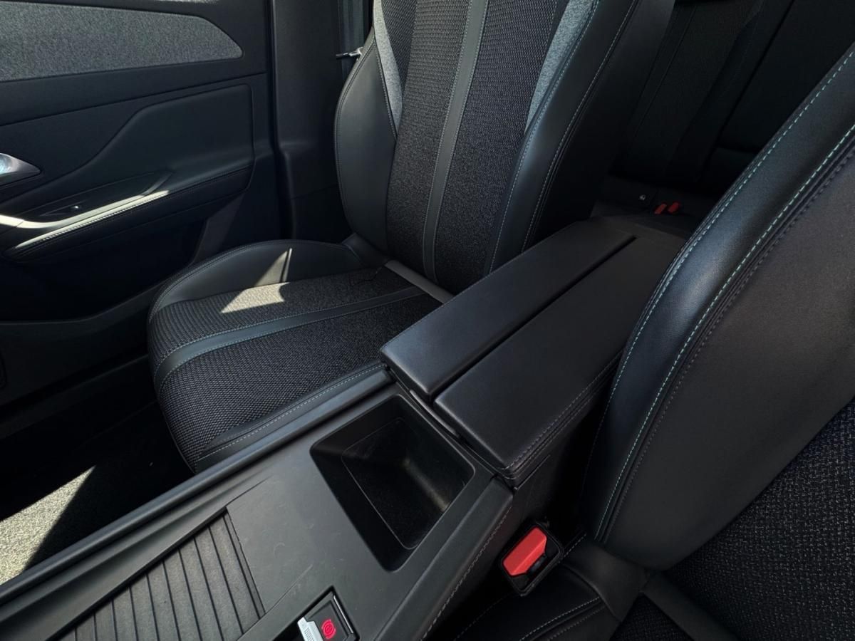 peugeot-308-sw-2023-diesel-1499cc