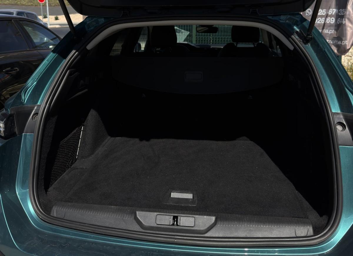 peugeot-308-sw-2023-diesel-1499cc