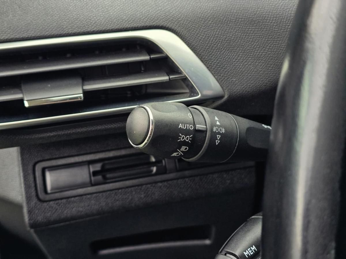 peugeot-5008-2017-diesel-1997cc