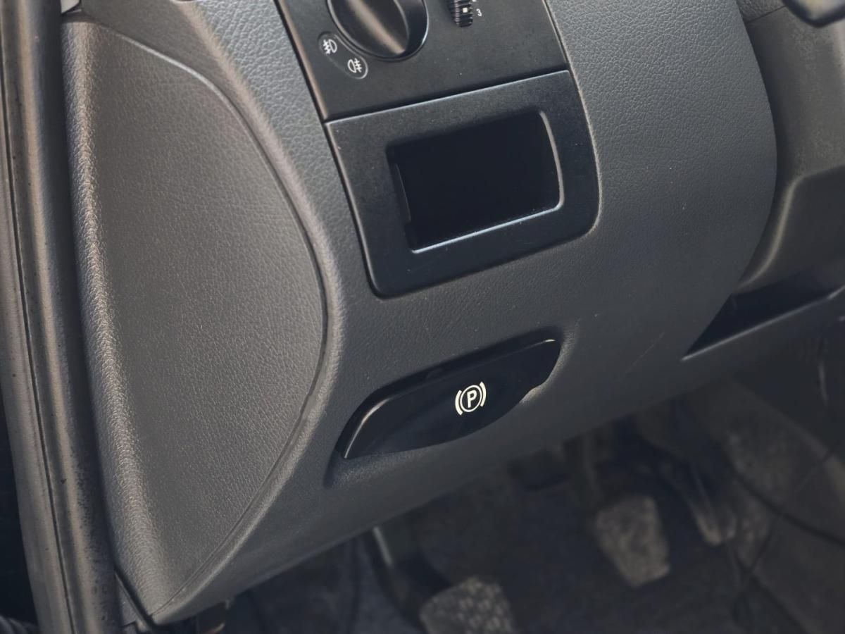 mercedes-benz-vito-2011-diesel-2143cc