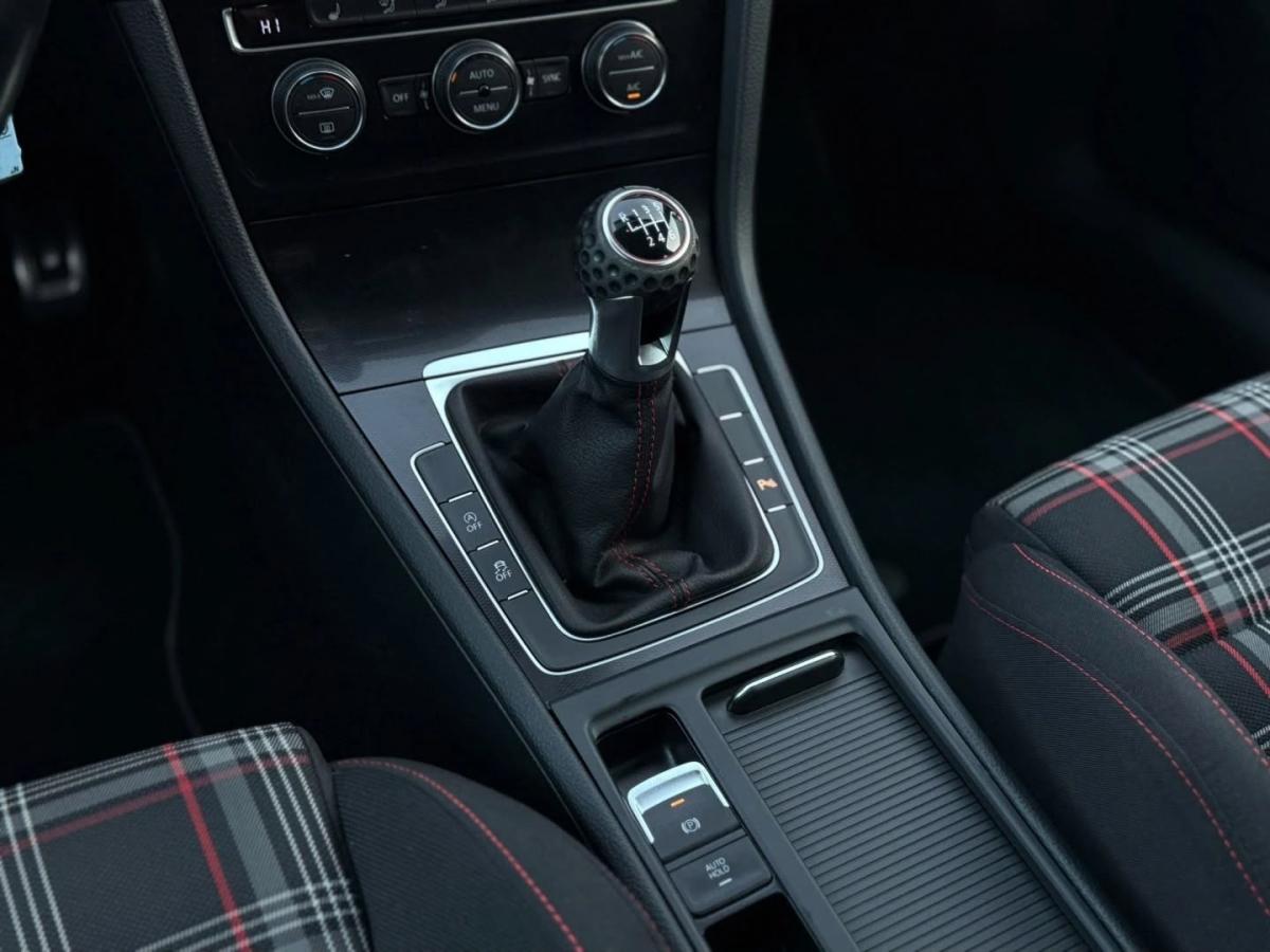 volkswagen-golf-2015-gasolina-1984cc