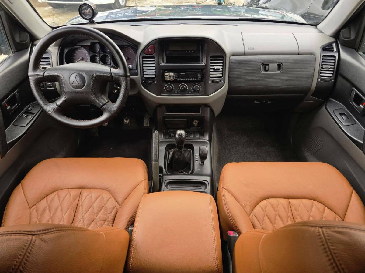 mitsubishi-pajero-2000-diesel-3200cc