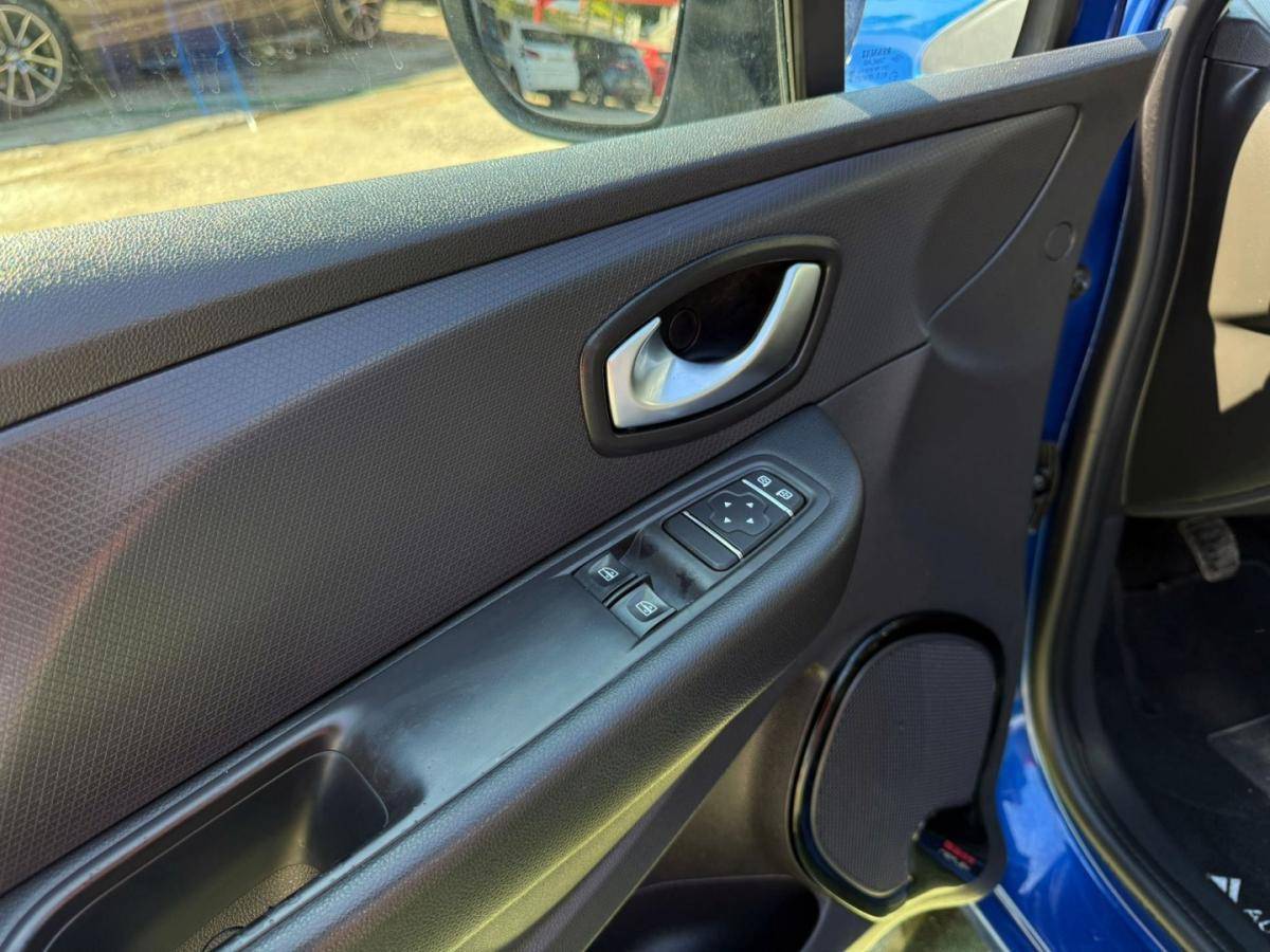 renault-clio-sport-tourer-2018-diesel-1461cc