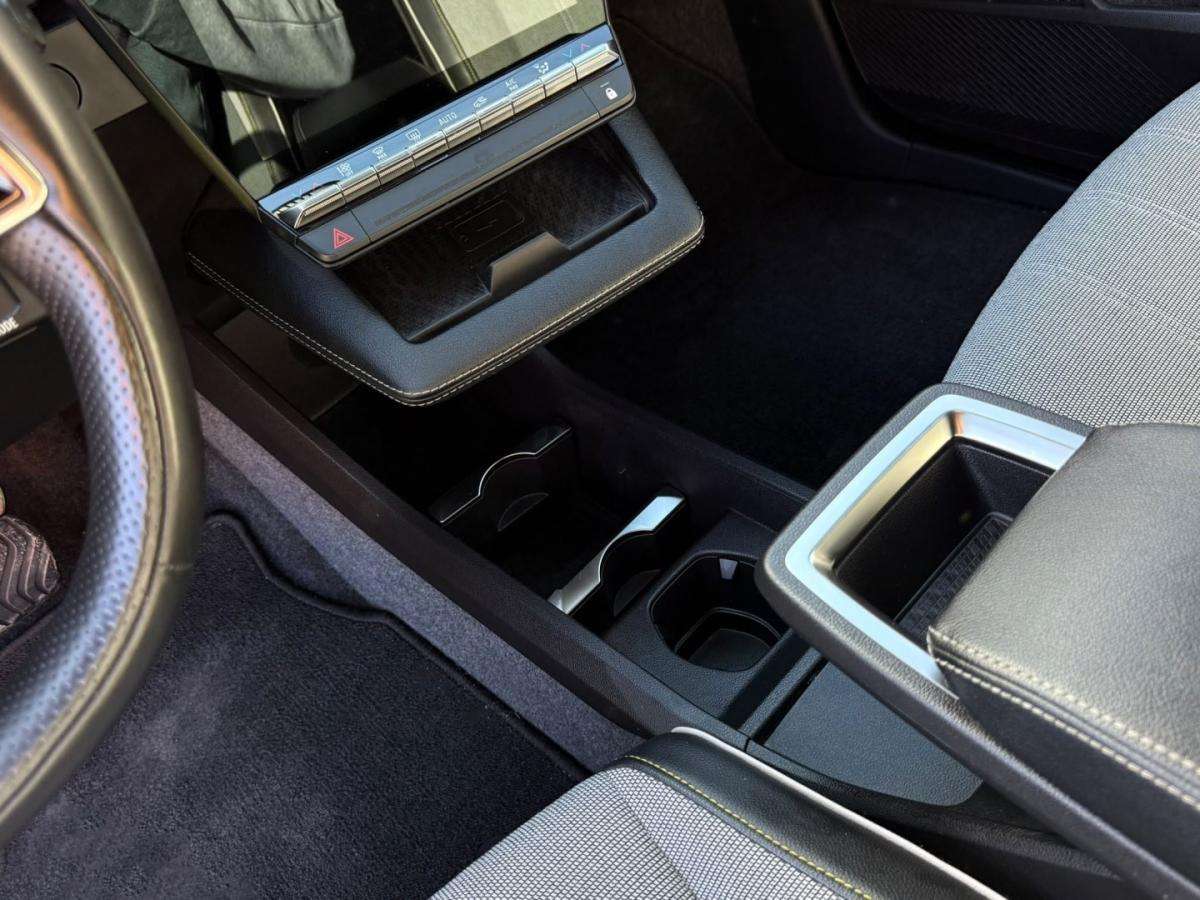 renault-megane-e-tech-2022-eletrico-0cc