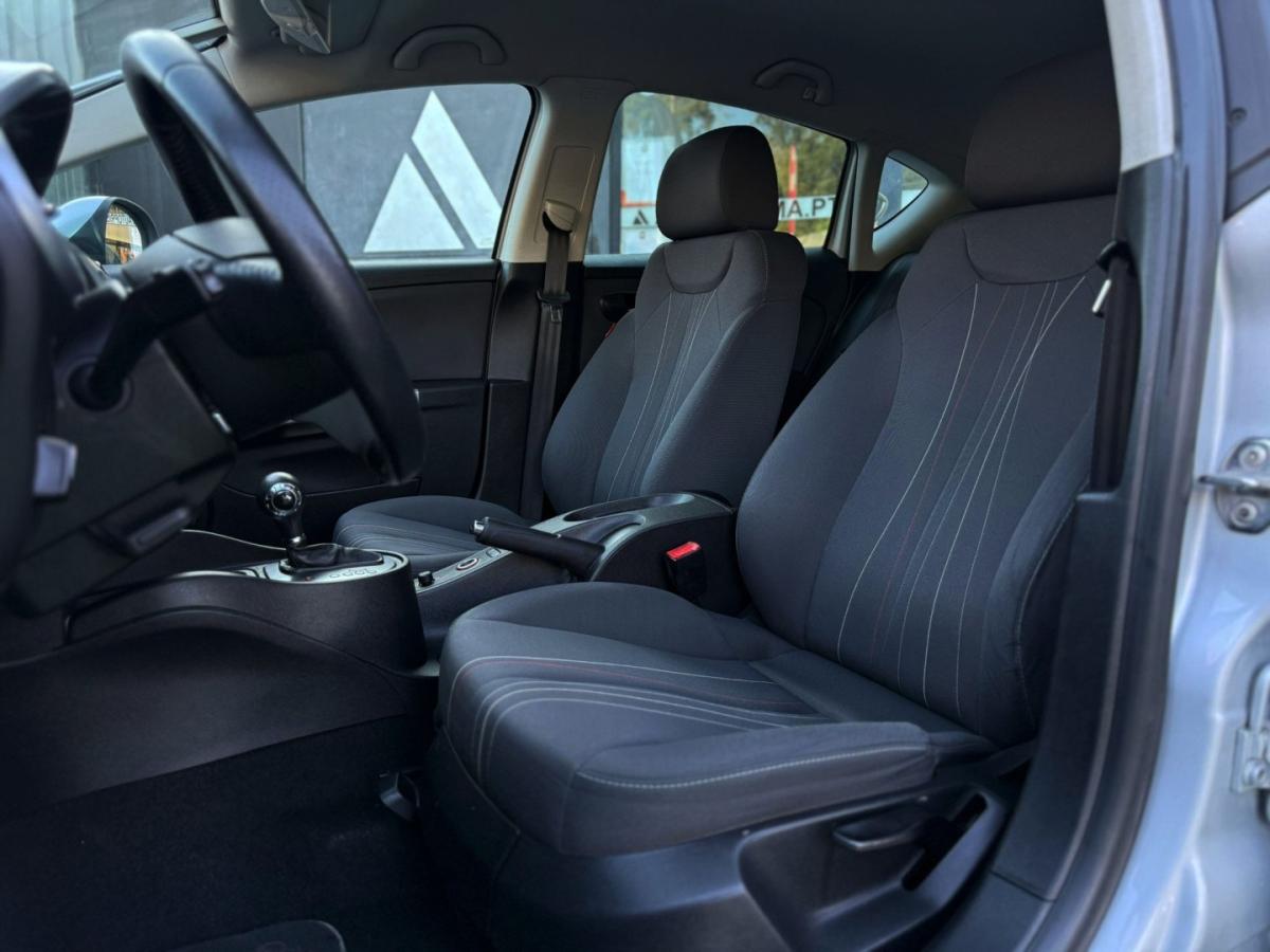 seat-leon-2011-diesel-1598cc