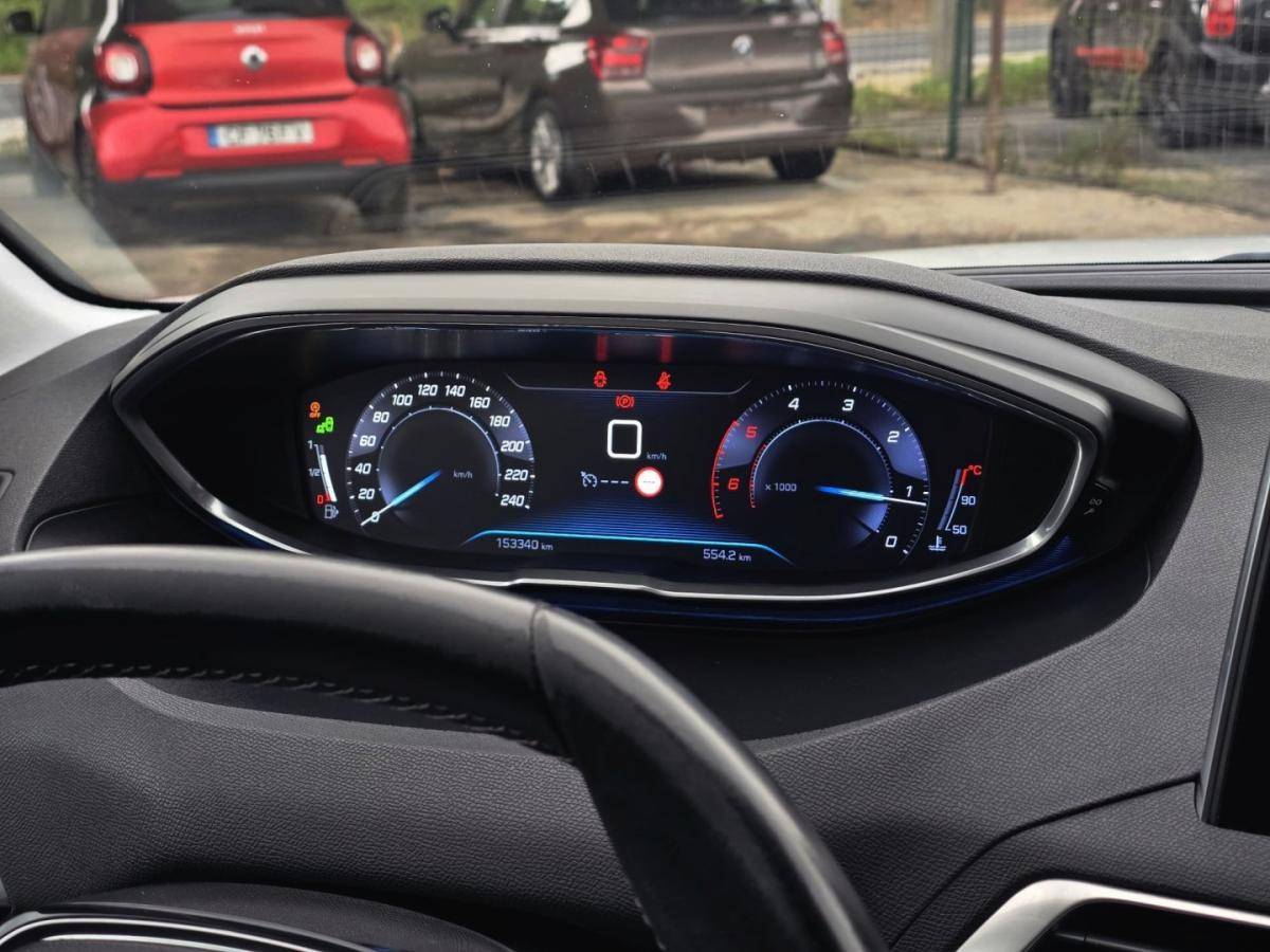 peugeot-5008-2017-diesel-1997cc