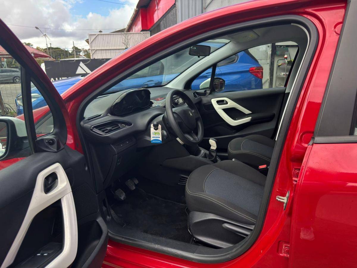 peugeot-208-2015-gasolina-999cc