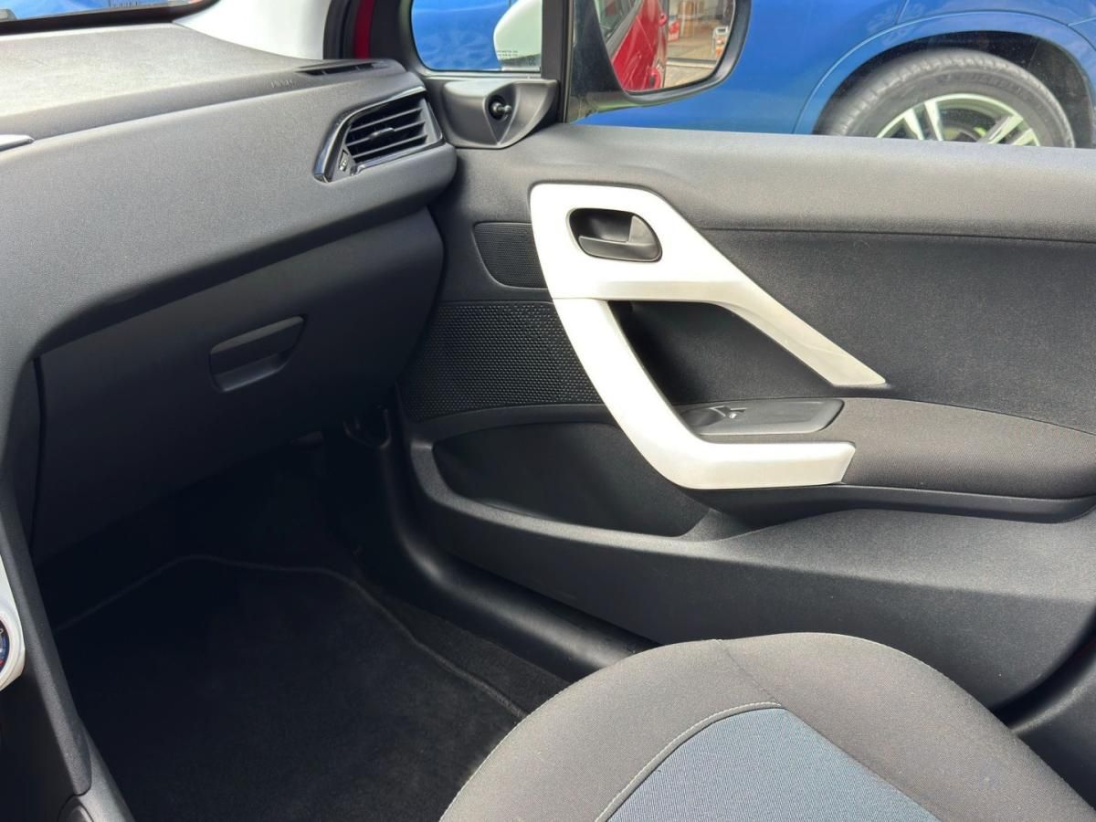 peugeot-208-2015-gasolina-999cc