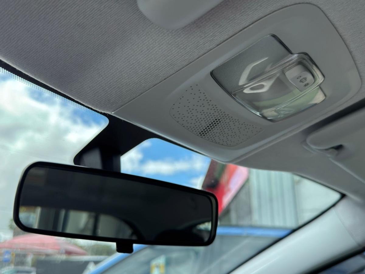 peugeot-208-2015-gasolina-999cc