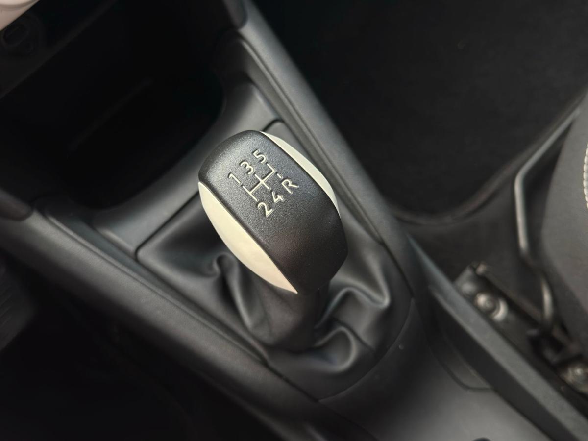 peugeot-208-2015-gasolina-999cc