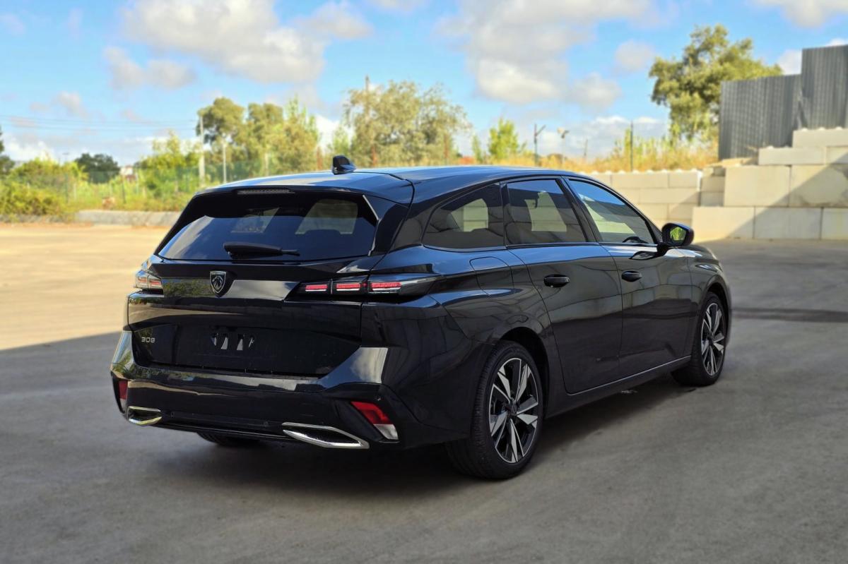 peugeot-308-sw-2022-diesel-1499cc
