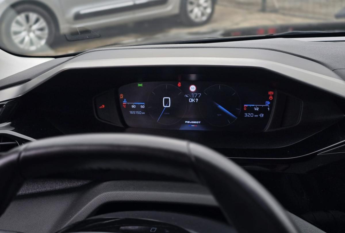 peugeot-308-sw-2022-diesel-1499cc