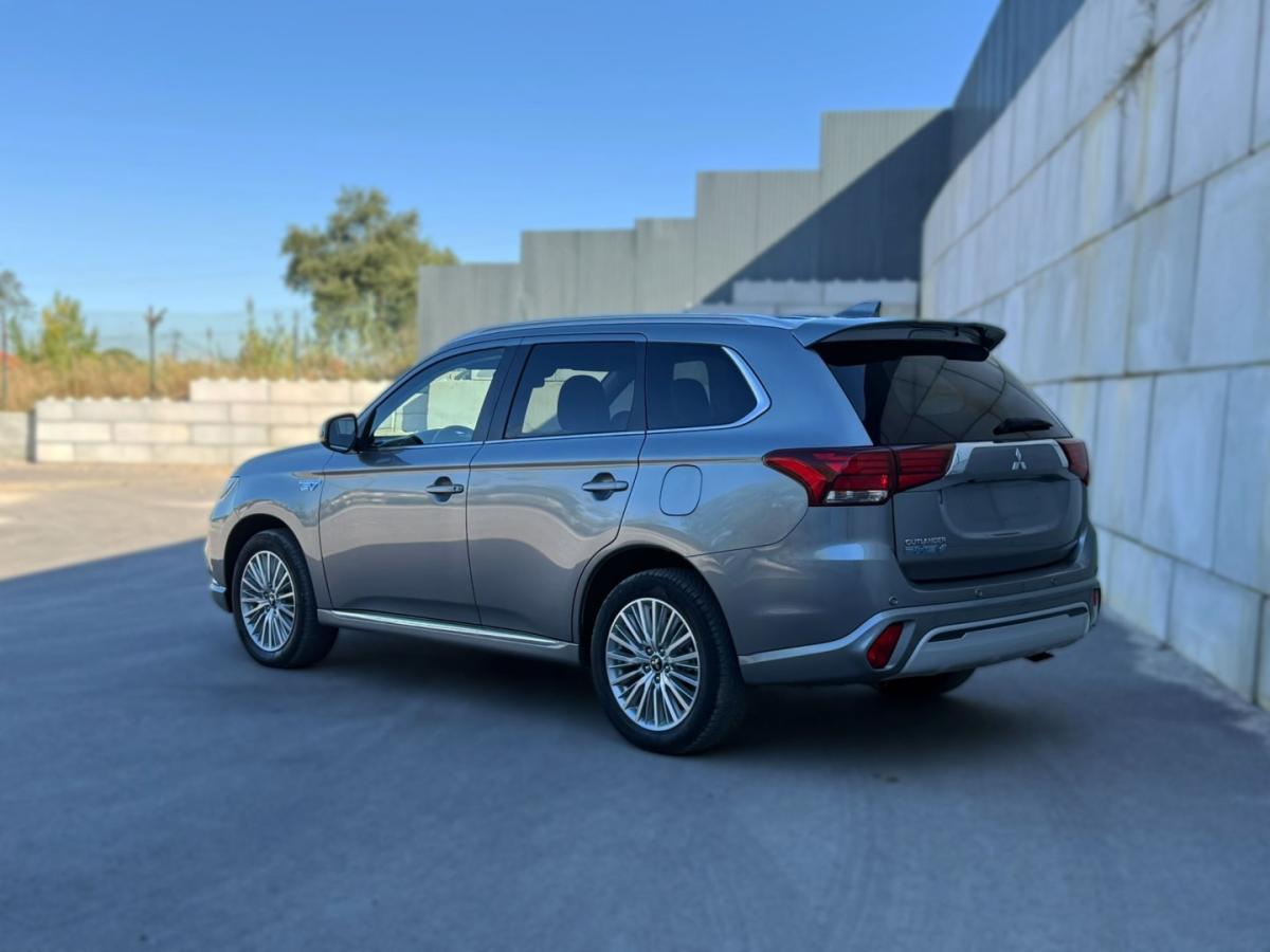 mitsubishi-outlander-2020-hibrido-2360cc