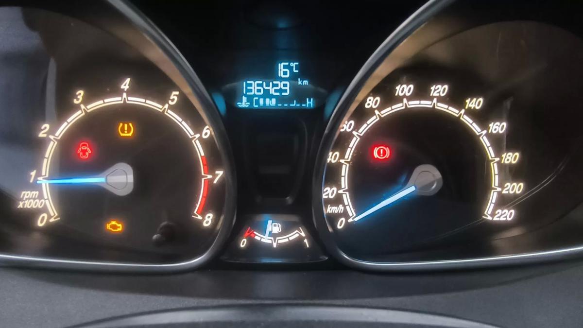ford-fiesta-2015-gasolina-998cc