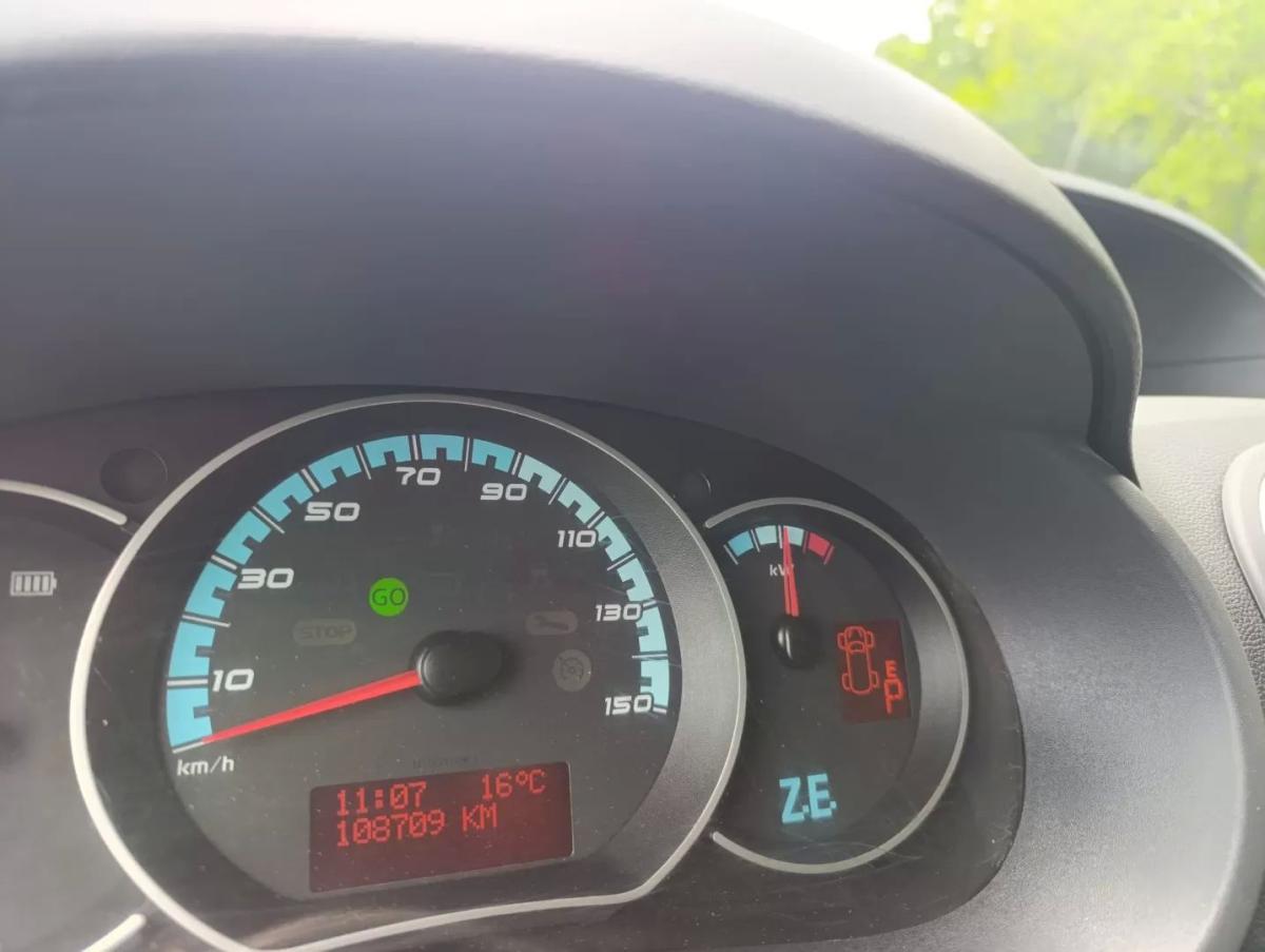 renault-kangoo-2020-eletrico-200cc
