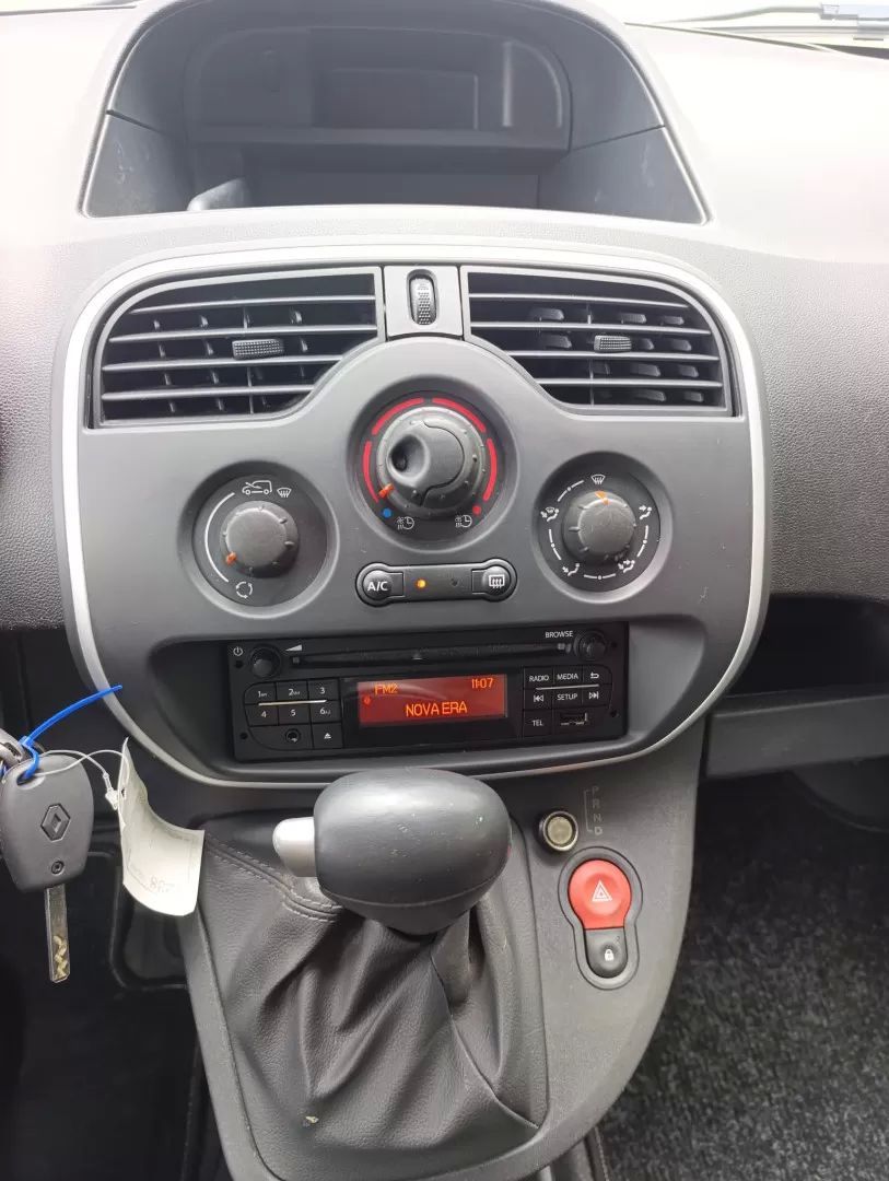 renault-kangoo-2020-eletrico-200cc