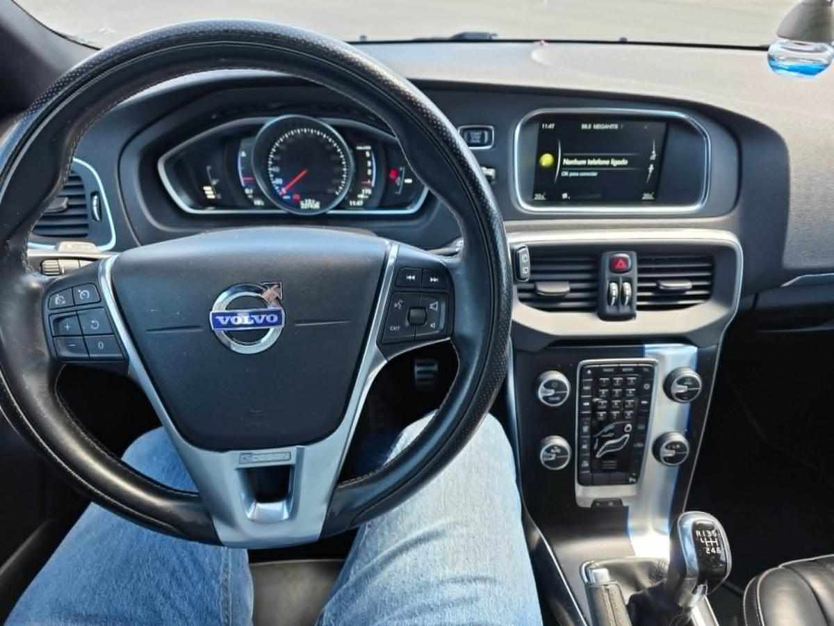 volvo-v40-1-6-d2-2014-diesel-1560cc
