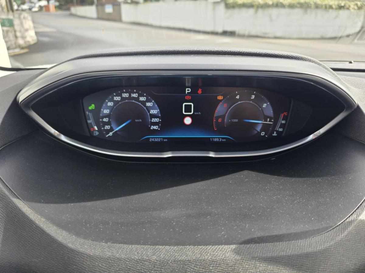 peugeot-3008-1-6-bluehdi-2017-diesel-1560cc