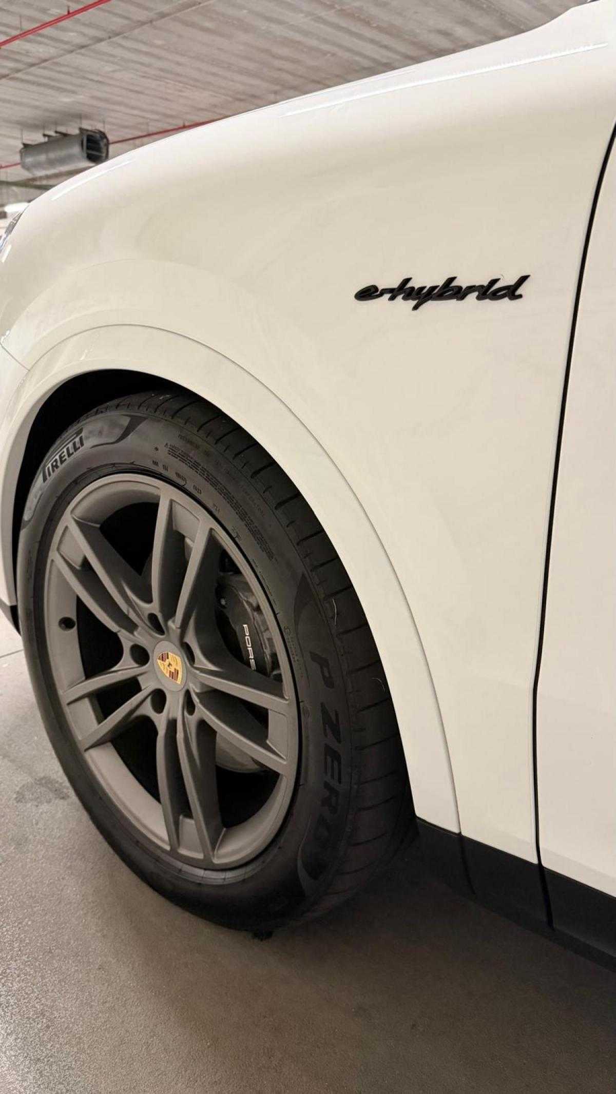 porsche-cayenne-2024-hibrido-a-gasolina-2995cc