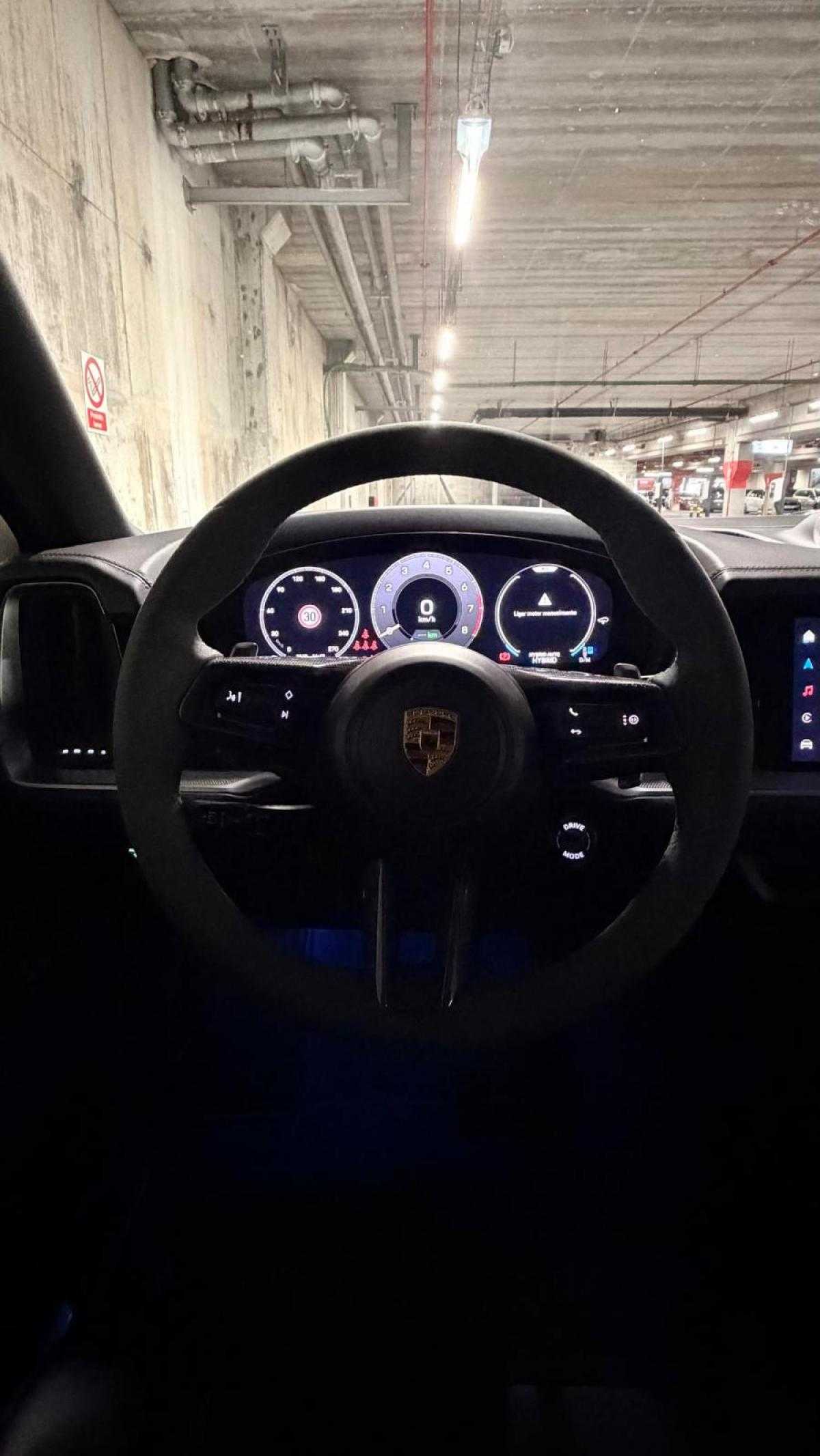 porsche-cayenne-2024-hibrido-a-gasolina-2995cc
