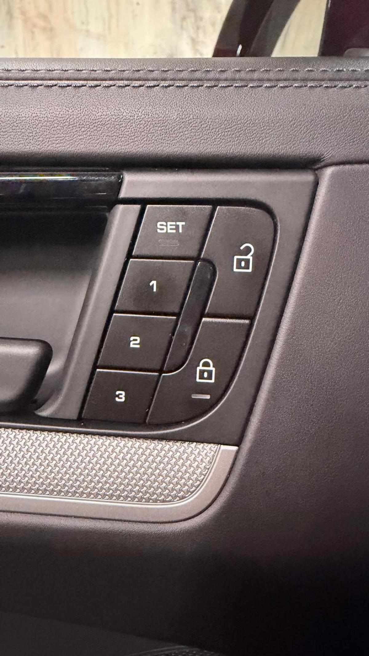porsche-cayenne-2024-hibrido-a-gasolina-2995cc