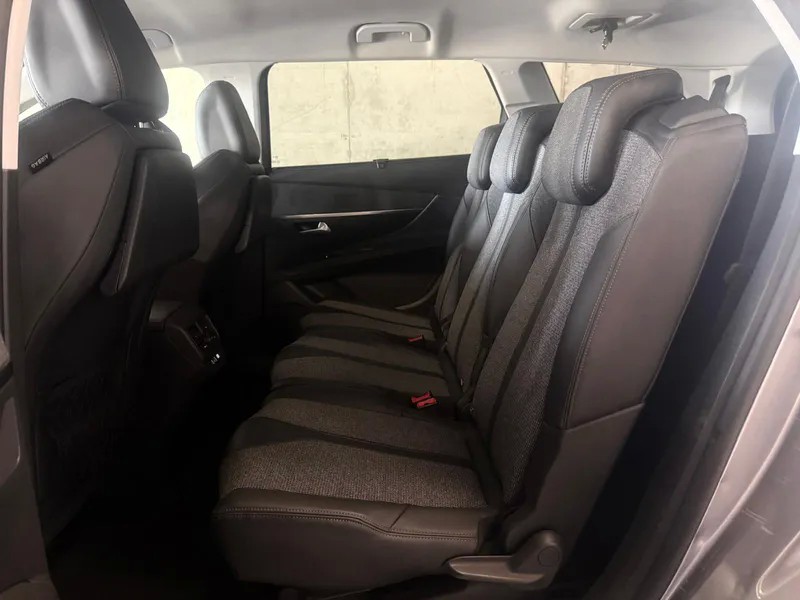 peugeot-5008-2017-diesel-1560cc