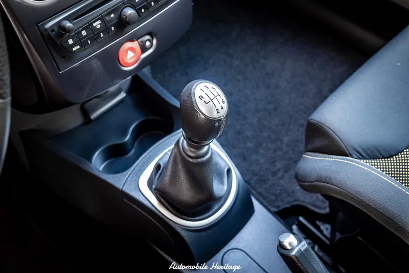 renault-clio-2011-gasolina-1998cc