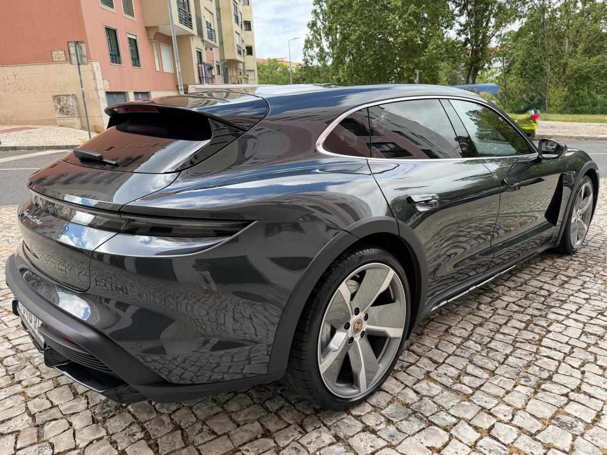 porsche-taycan-2022-eletrico-500cc