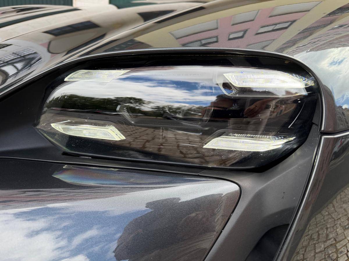 porsche-taycan-2022-eletrico-500cc