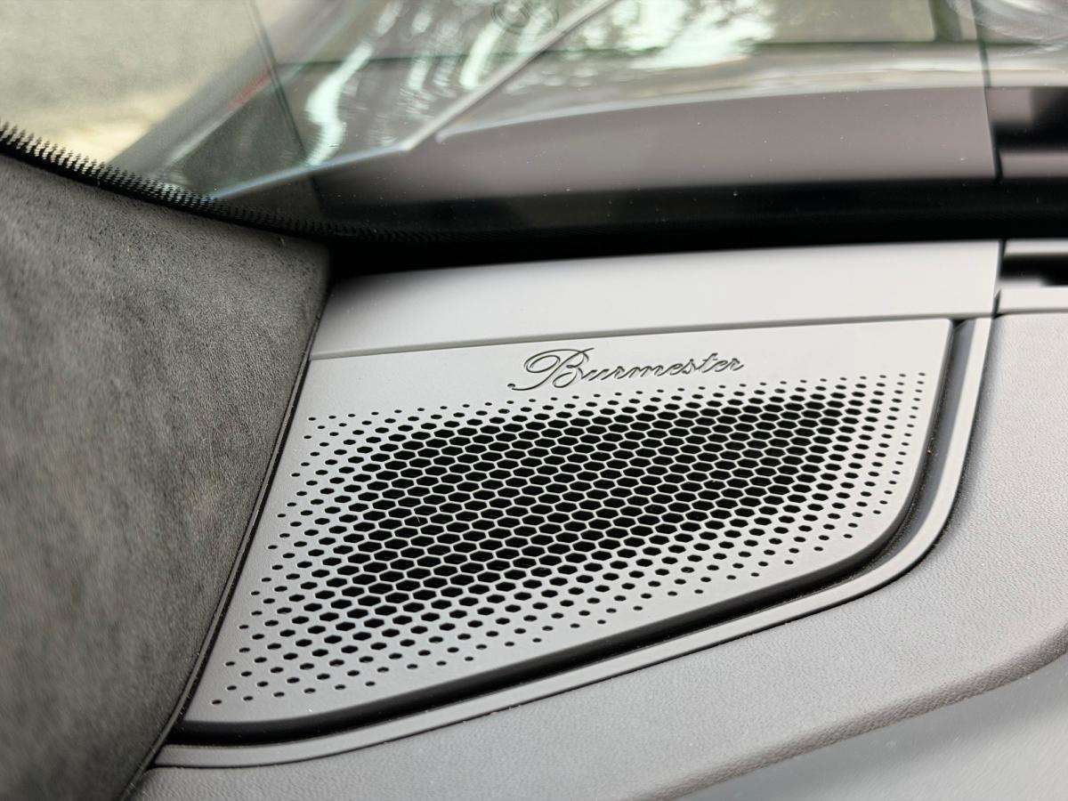 porsche-taycan-2022-eletrico-500cc