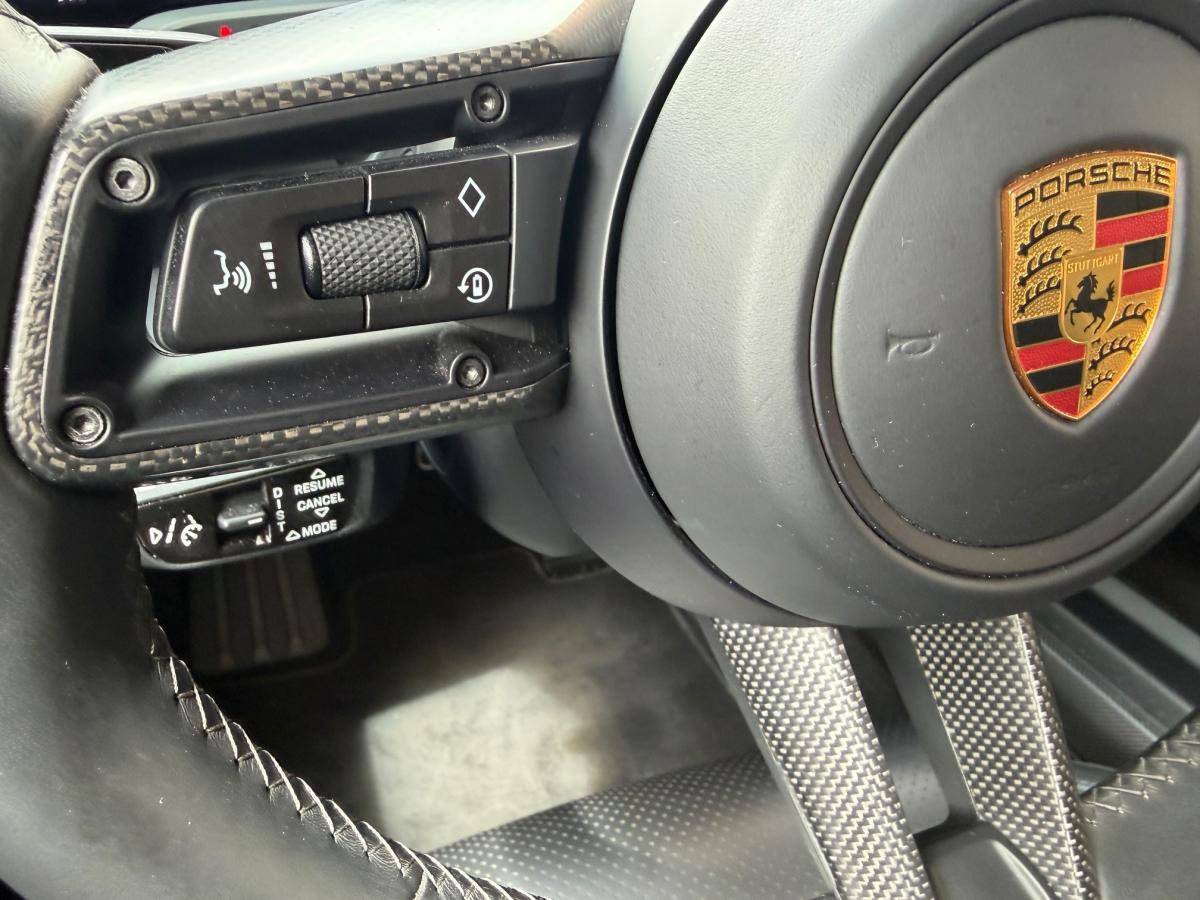 porsche-taycan-2022-eletrico-500cc