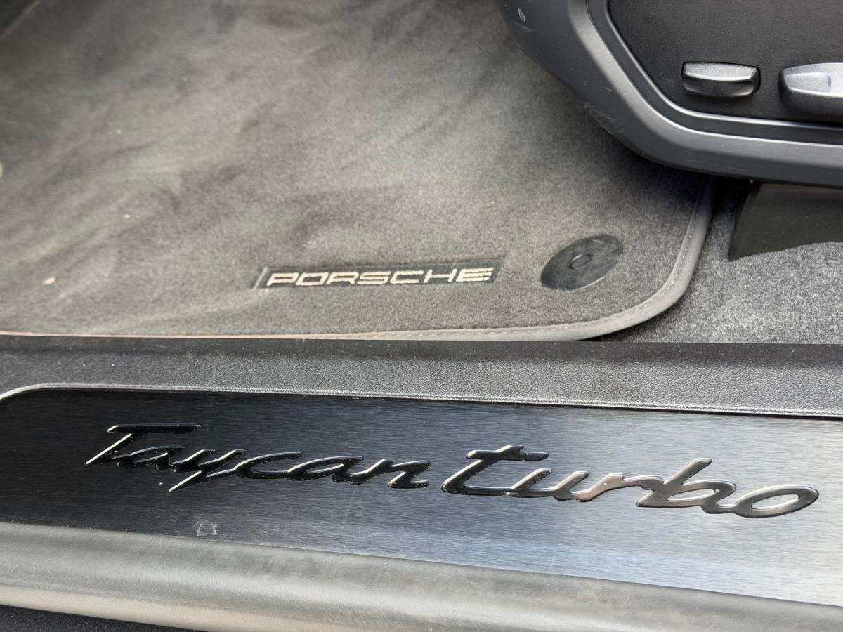 porsche-taycan-2022-eletrico-500cc