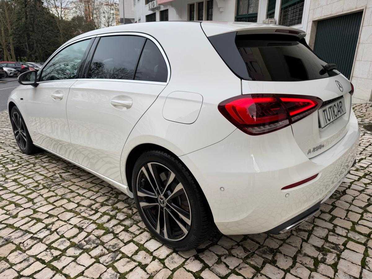 mercedes-benz-classe-a-2020-hibrido-a-gasolina-1332cc