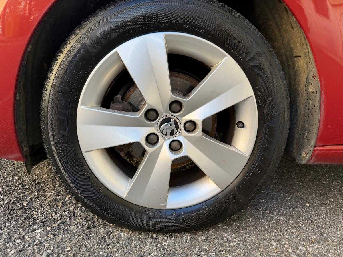 skoda-rapid-spaceback-2016-diesel-1422cc
