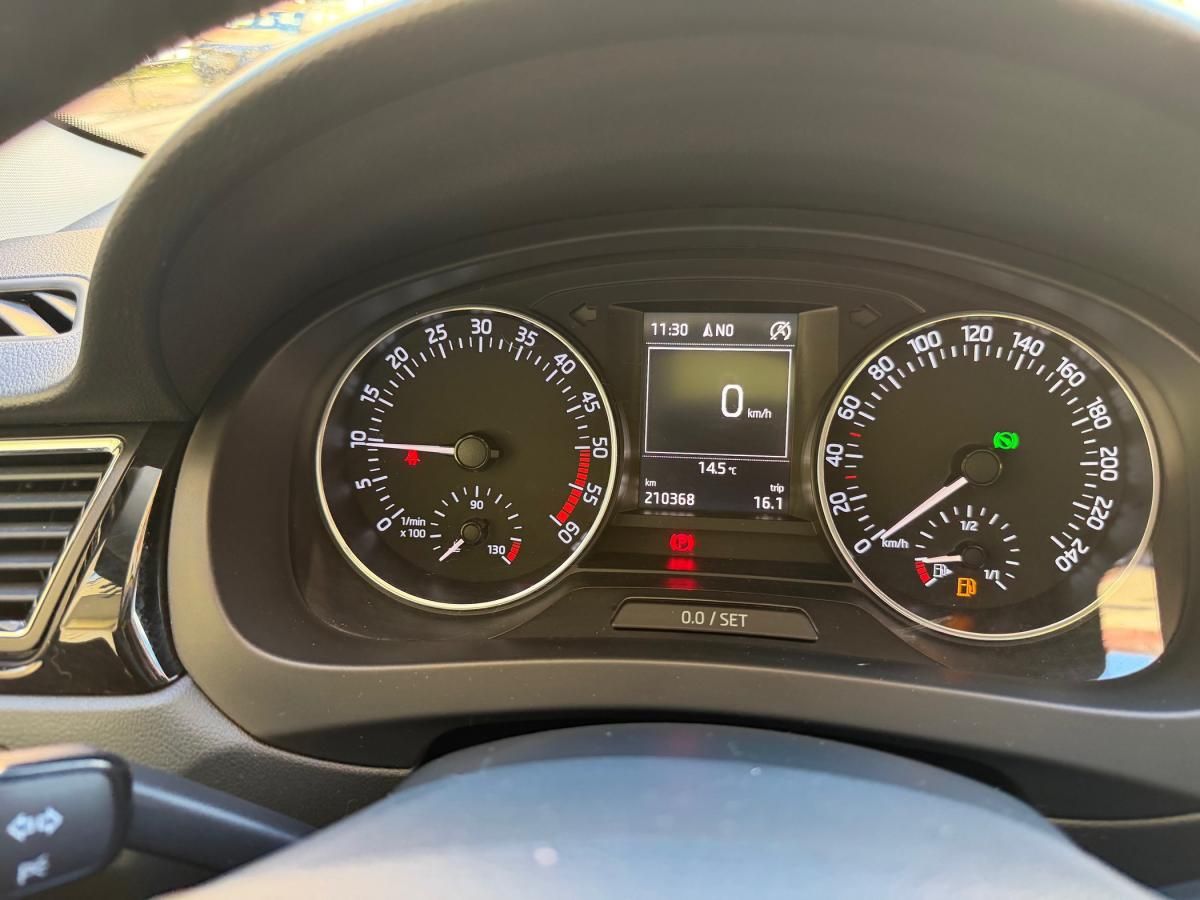 skoda-rapid-spaceback-2016-diesel-1422cc