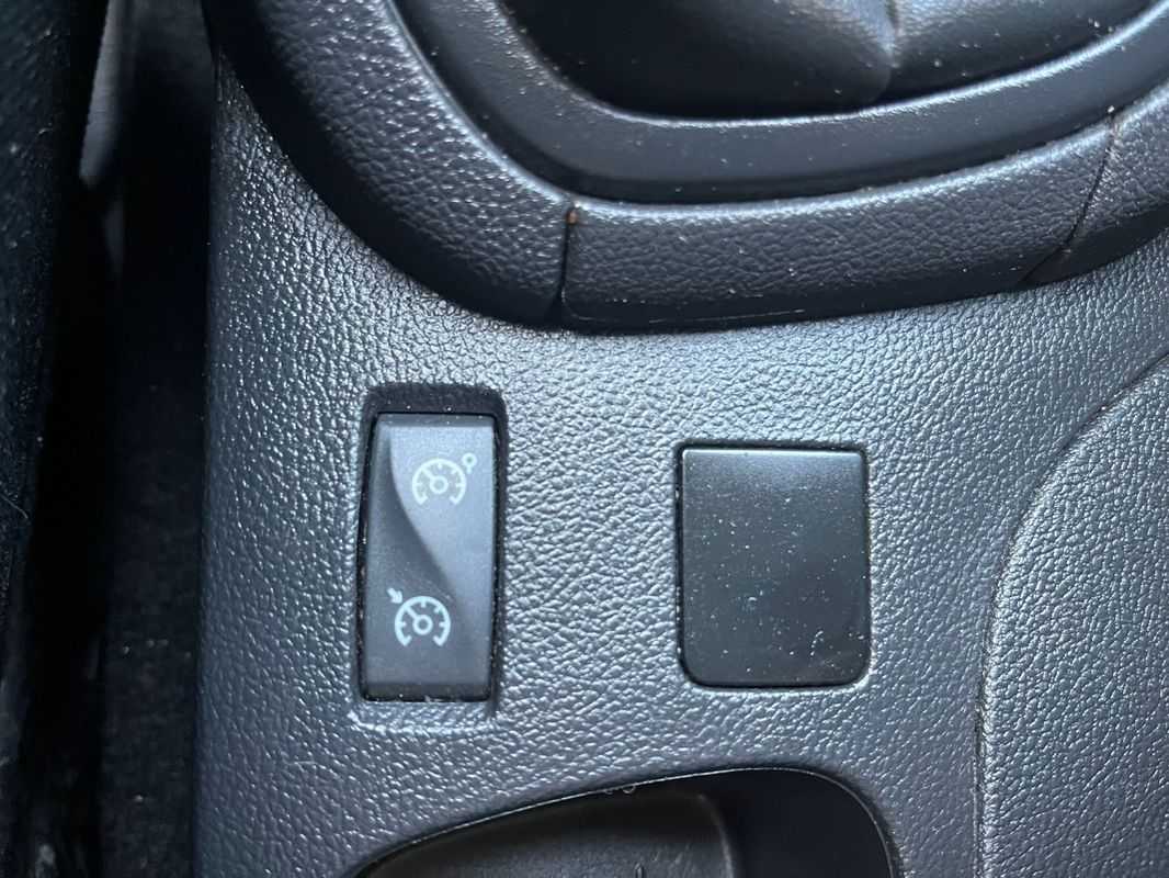 renault-clio-sport-tourer-2019-diesel-1461cc