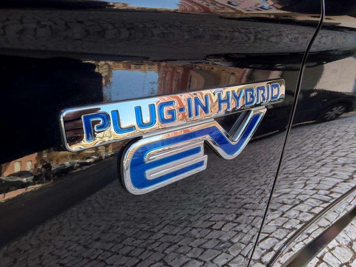 mitsubishi-outlander-2015-hibrido-a-gasolina-1998cc