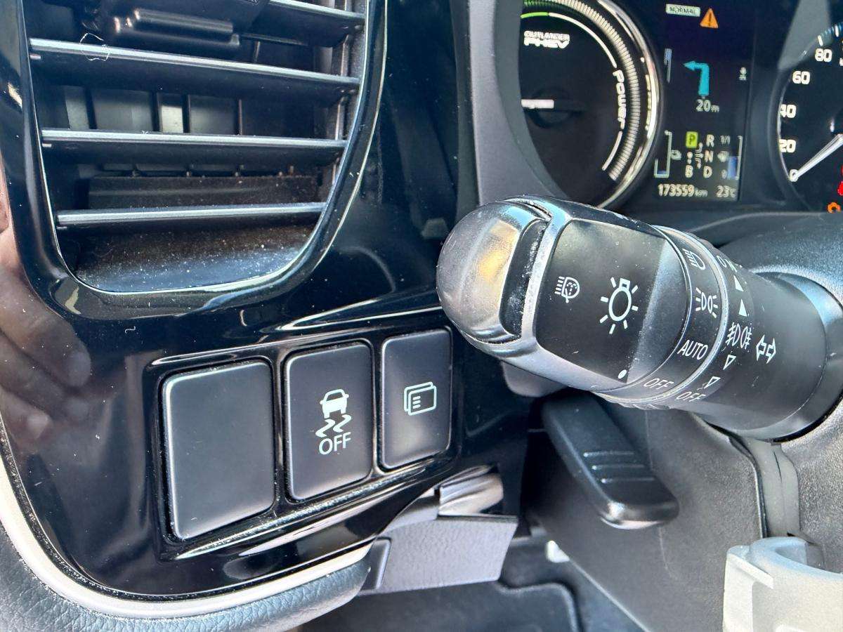 mitsubishi-outlander-2015-hibrido-a-gasolina-1998cc