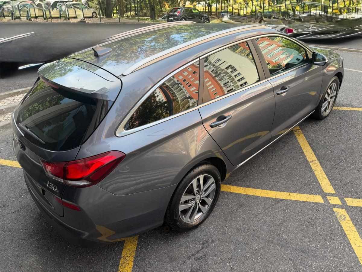 hyundai-i30-sw-2019-diesel-1598cc